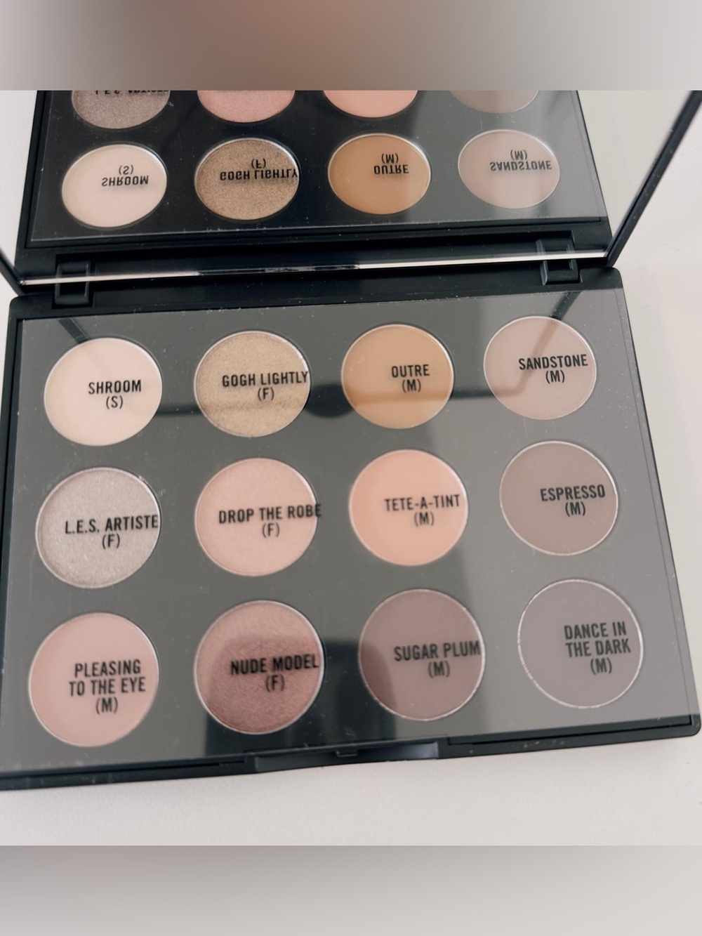 MAC Art Library Nude Model Eyeshadow Palette - Picture 3 of 9